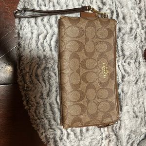 Coach wristlet/clutch